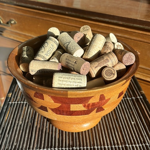Beautiful footed wood bowl with multiple wood colors - Picture 7 of 9